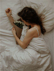 一边亲着一面膜胸口韩国/酒井阳菜